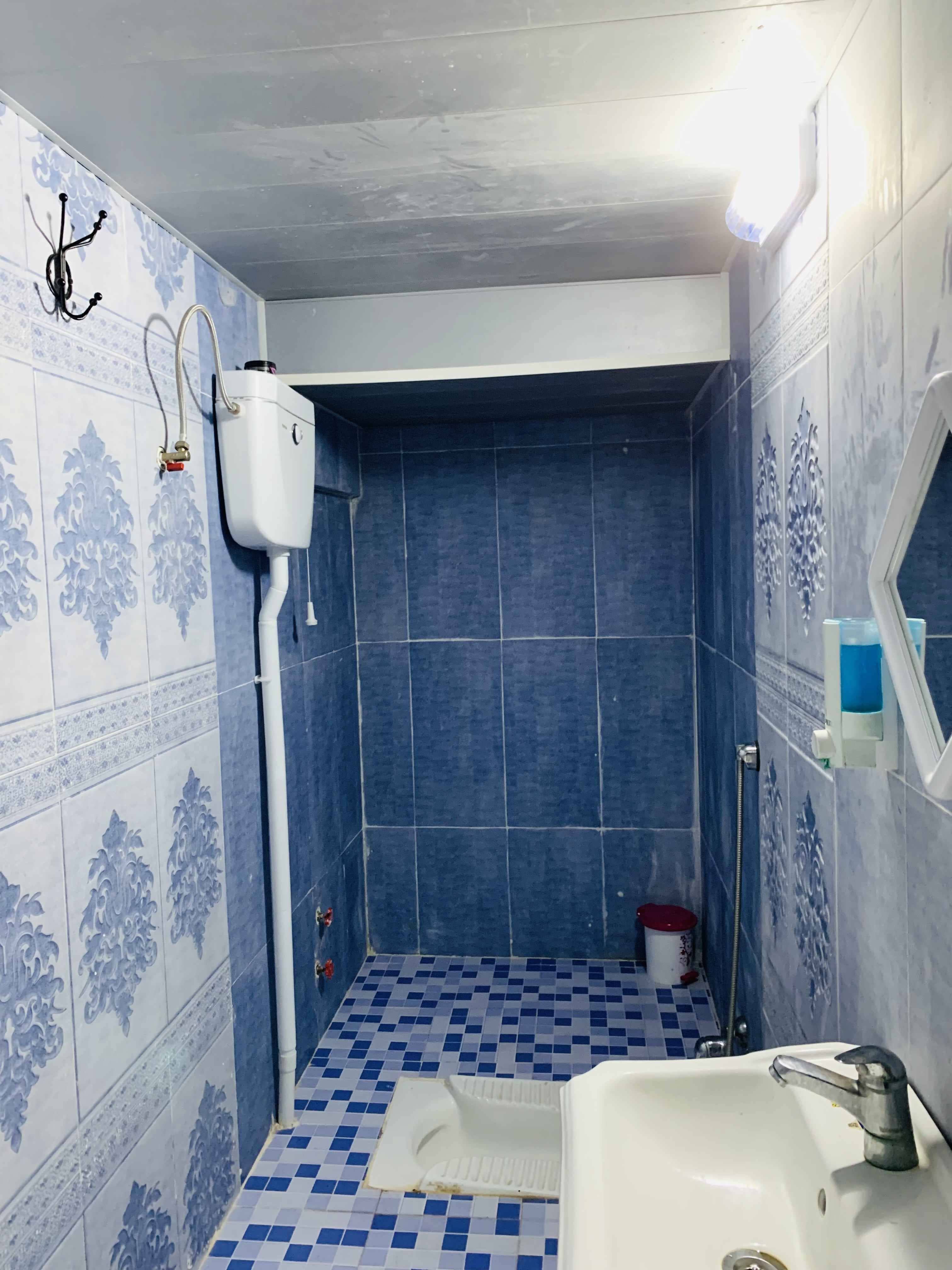 آپارتمان مبله در خیابان ماهانی کرمان - گلستان محوطه