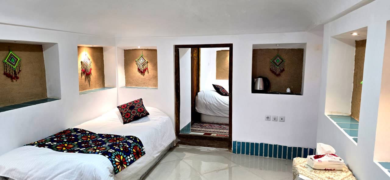 اجاره بوتیک هتل سنتی در امیرچخماق یزد- روبه بهشت