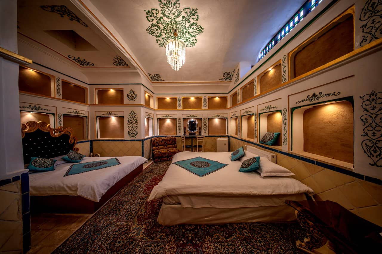 اجاره بوتیک هتل سنتی در امیرچخماق یزد - ماه عسل