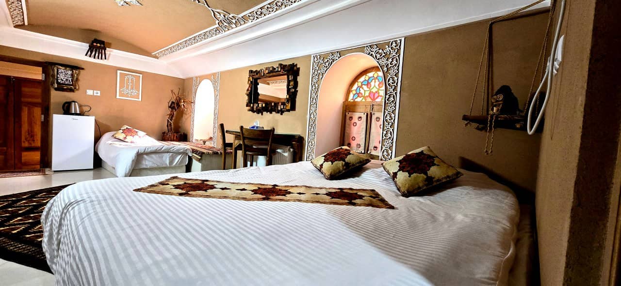 اجاره بوتیک هتل سنتی در امیرچخماق یزد - هنر