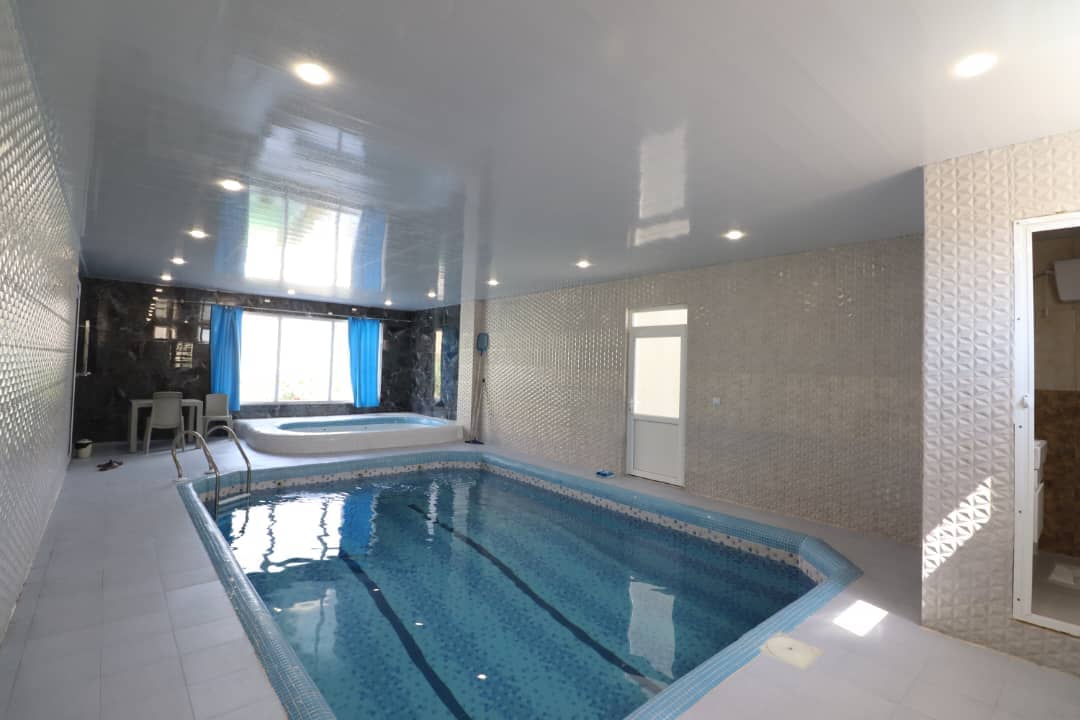 اجاره ویلا با استخرسر پوشیده آبگرم - قلات