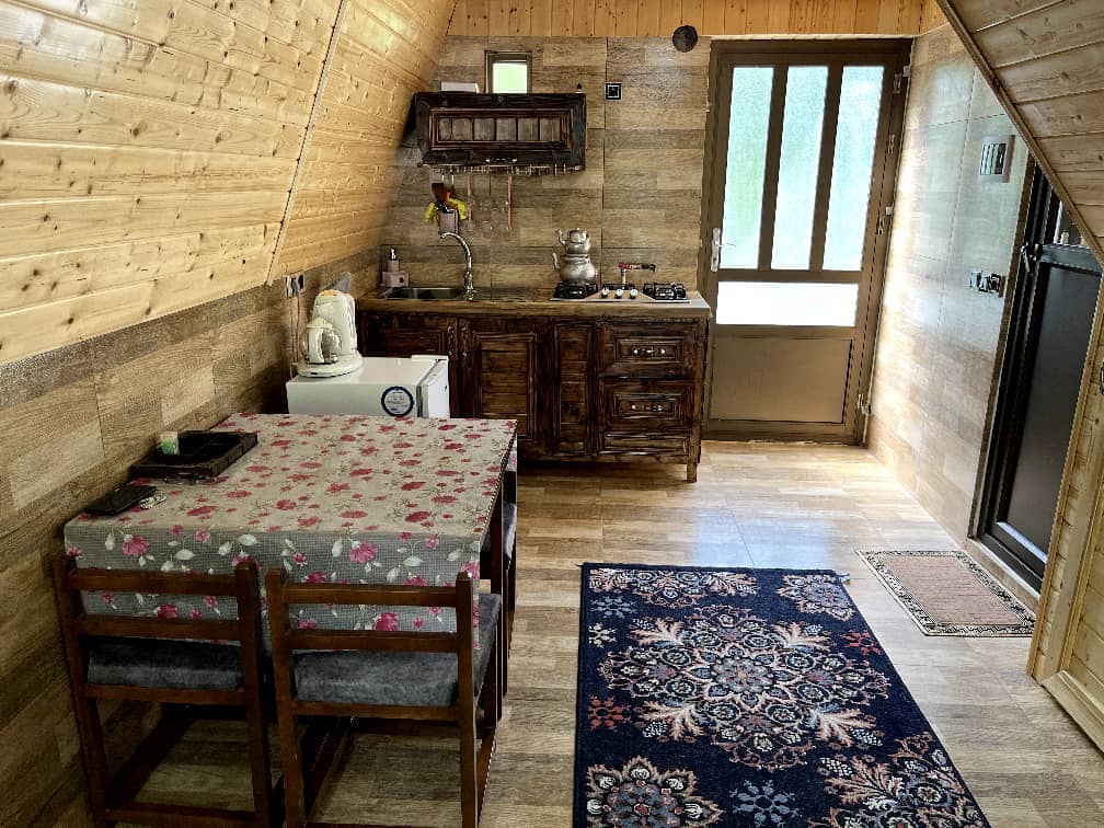 اجاره کلبه سوئیسی جکوزی دار در روستای امامکلا - شیرگاه