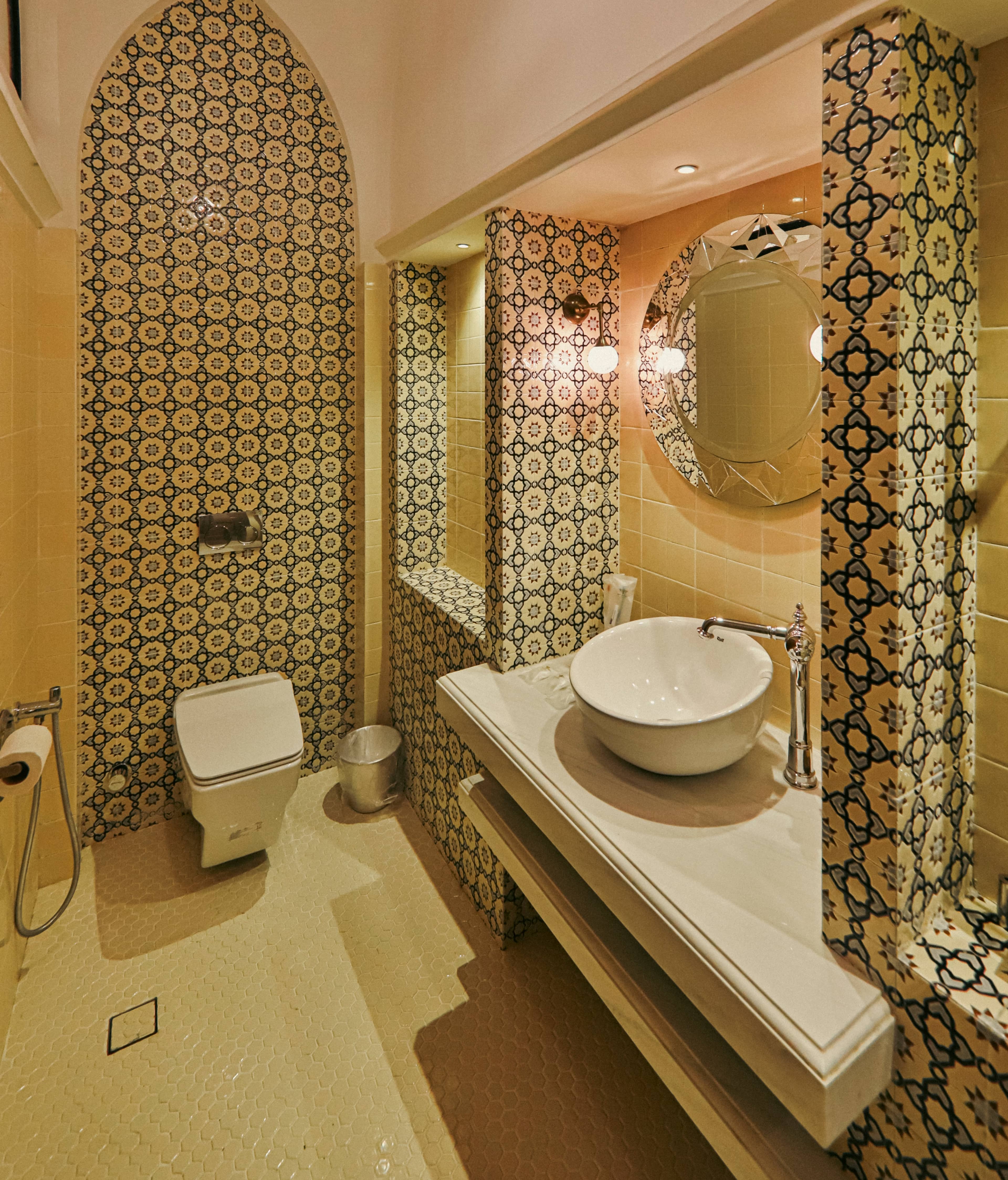 اجاره بوتیک هتل سنتی در فاضل نراقی کاشان - هزار