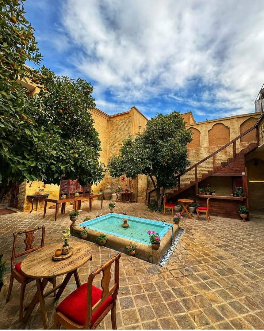 اجاره بوتیک هتل در خیابان لطفعلی خان زند شیراز - نسیم 3 تخته