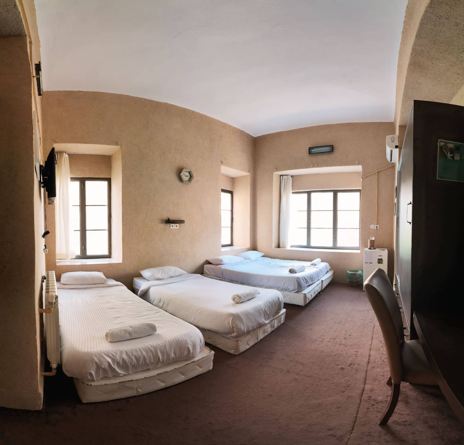 اجاره بوتیک هتل سنتی در مشیرشرقی شیراز  - احمد شاملو