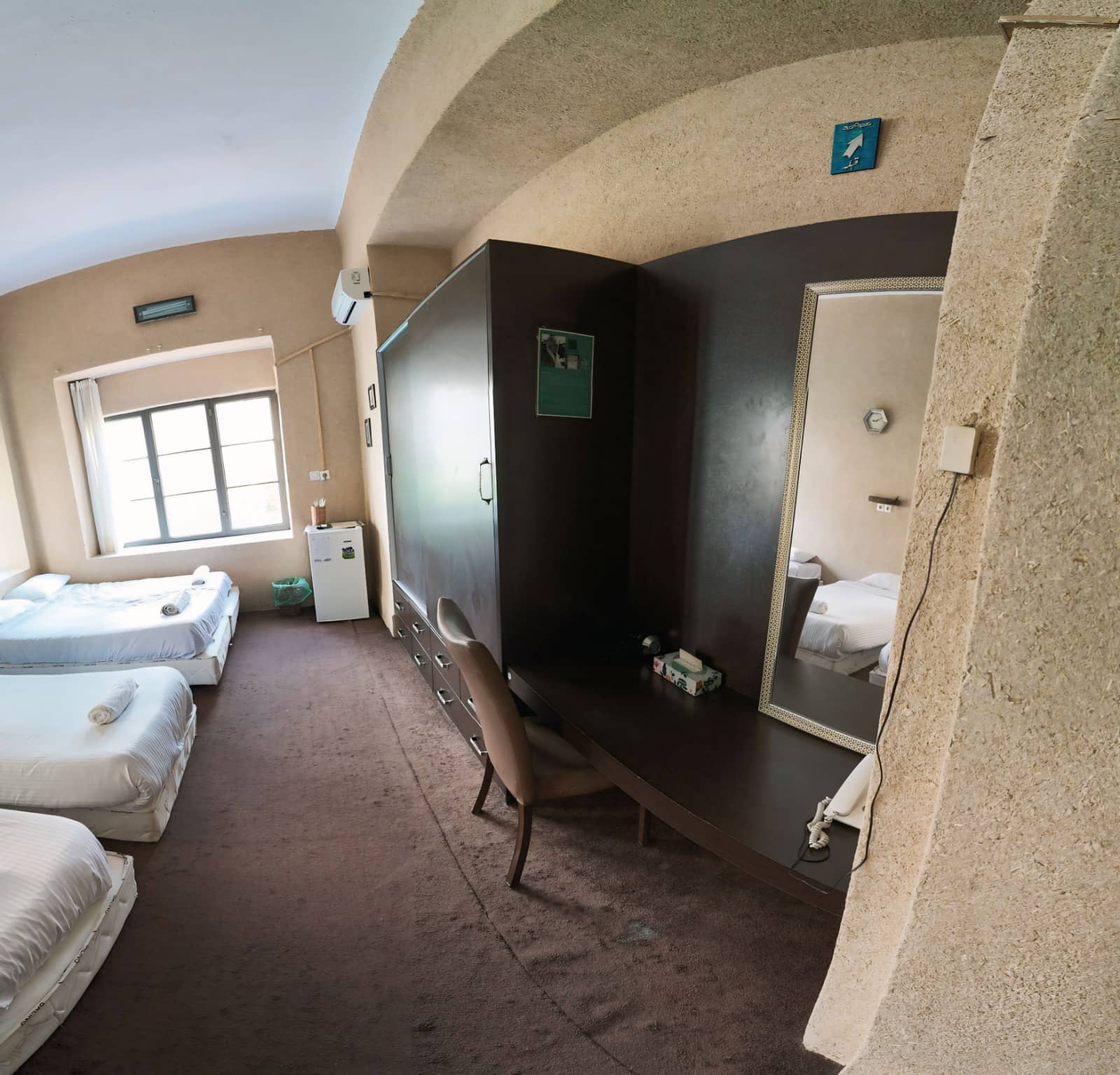 اجاره بوتیک هتل سنتی در مشیرشرقی شیراز  - احمد شاملو