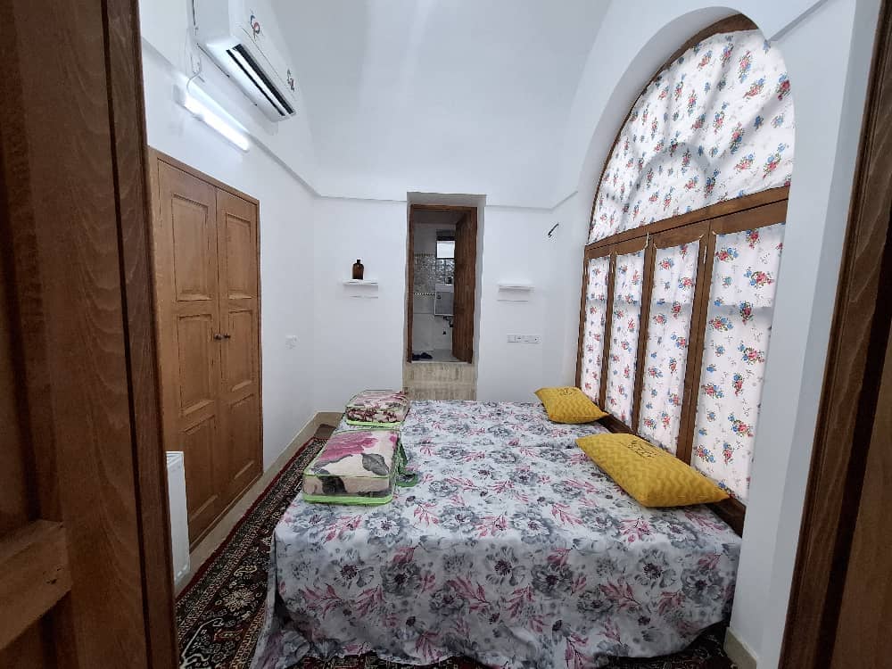 اجاره اتاق بوم گردی مستر در خیابان امام خمینی یزد - یک