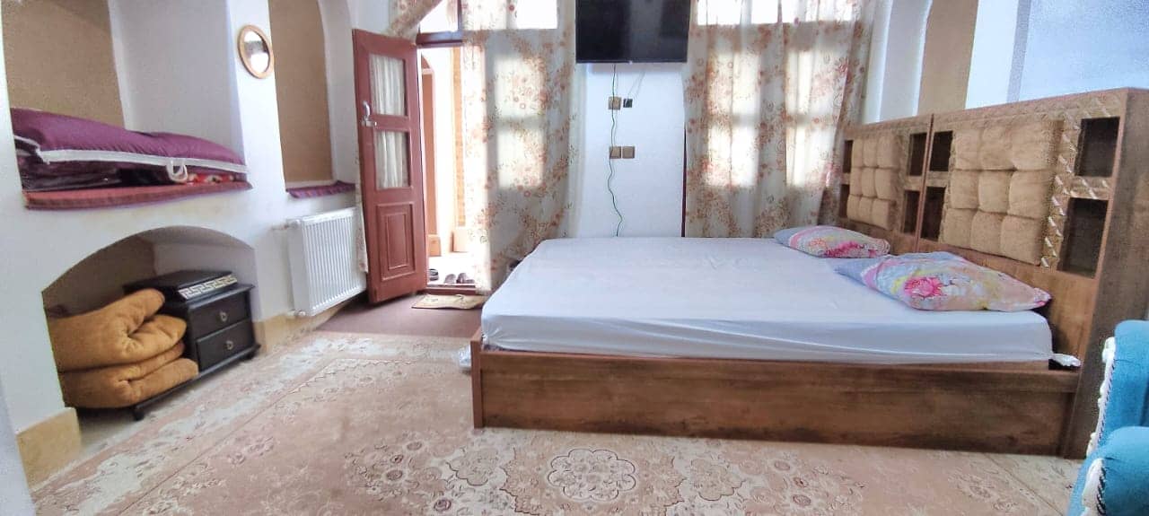 اجاره اقامتگاه بومگردی در خیابان انقلاب یزد - شهریار