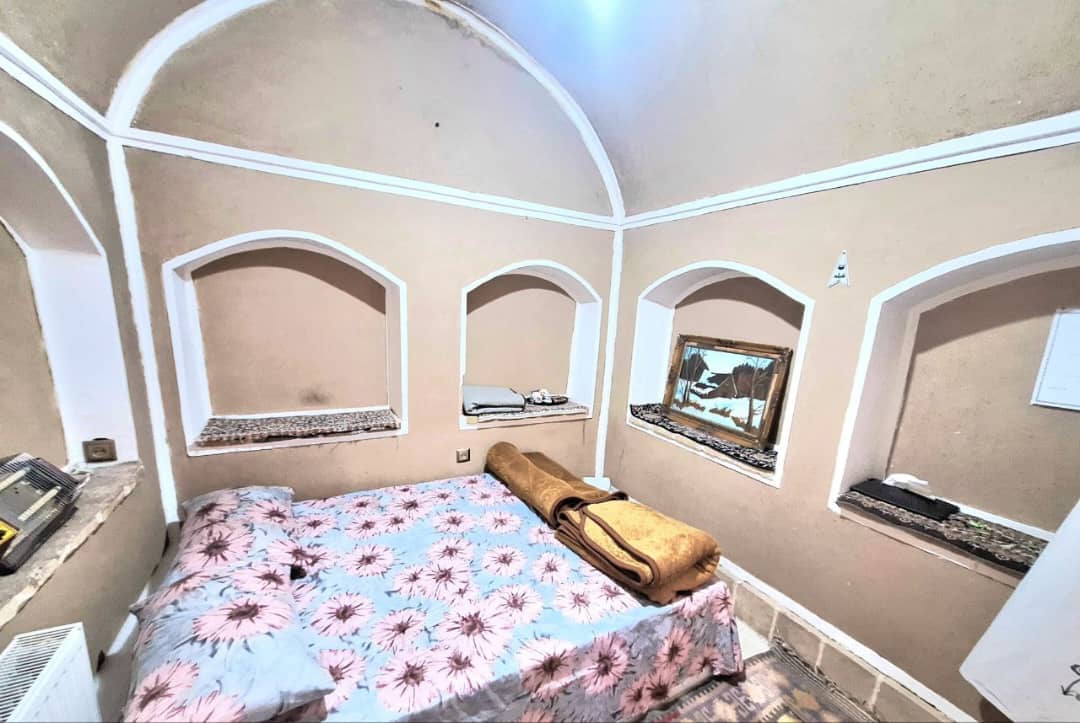 اجاره اقامتگاه بومگردی در خیابان انقلاب یزد - فروغ فرخزاد