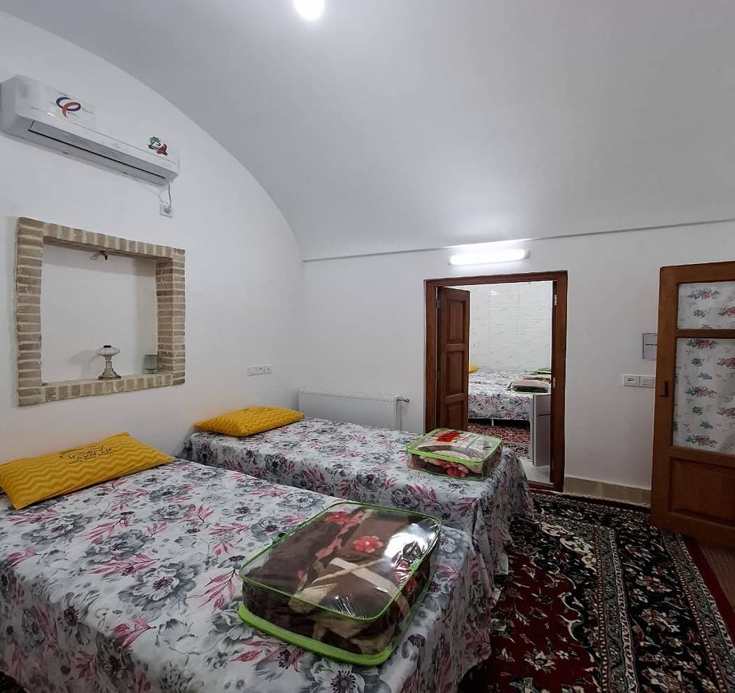 اجاره اتاق بوم گردی مستر در خیابان امام خمینی یزد - سه