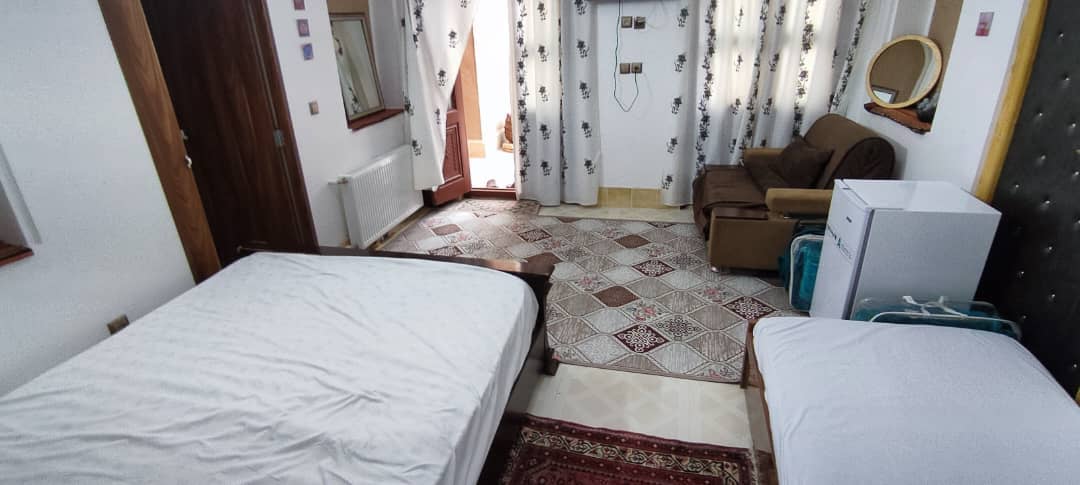 اجاره اقامتگاه بومگردی در خیابان انقلاب یزد - فردوسی