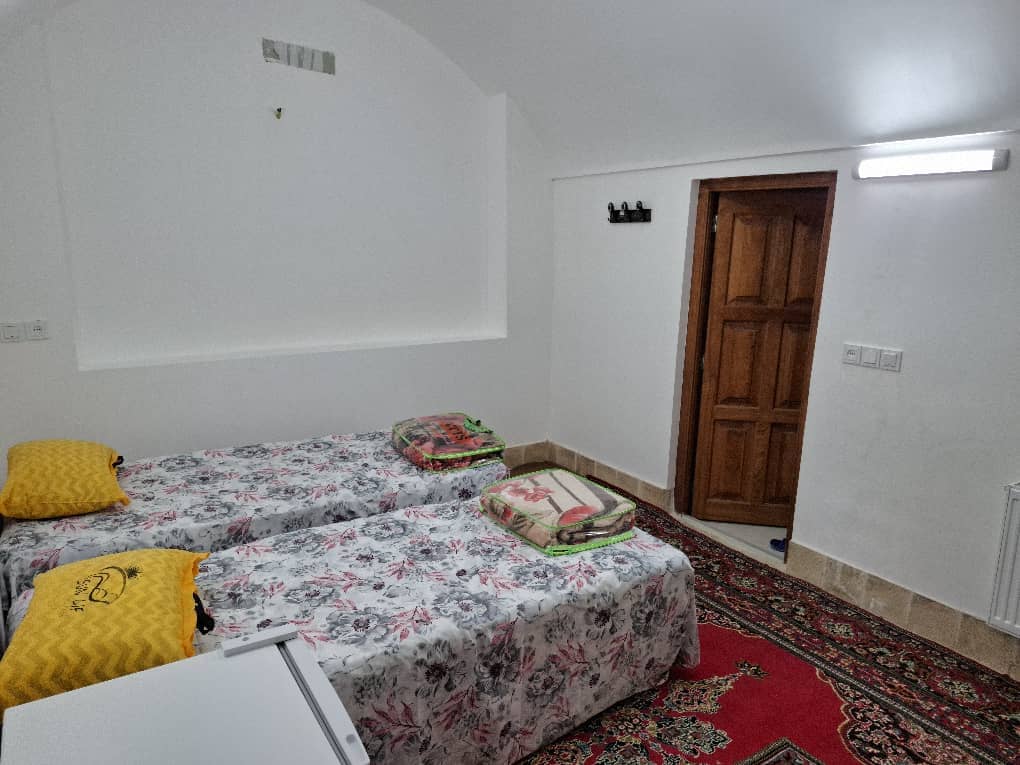 اجاره اتاق بوم گردی زیرهمکف در خیابان امام خمینی یزد - هفت