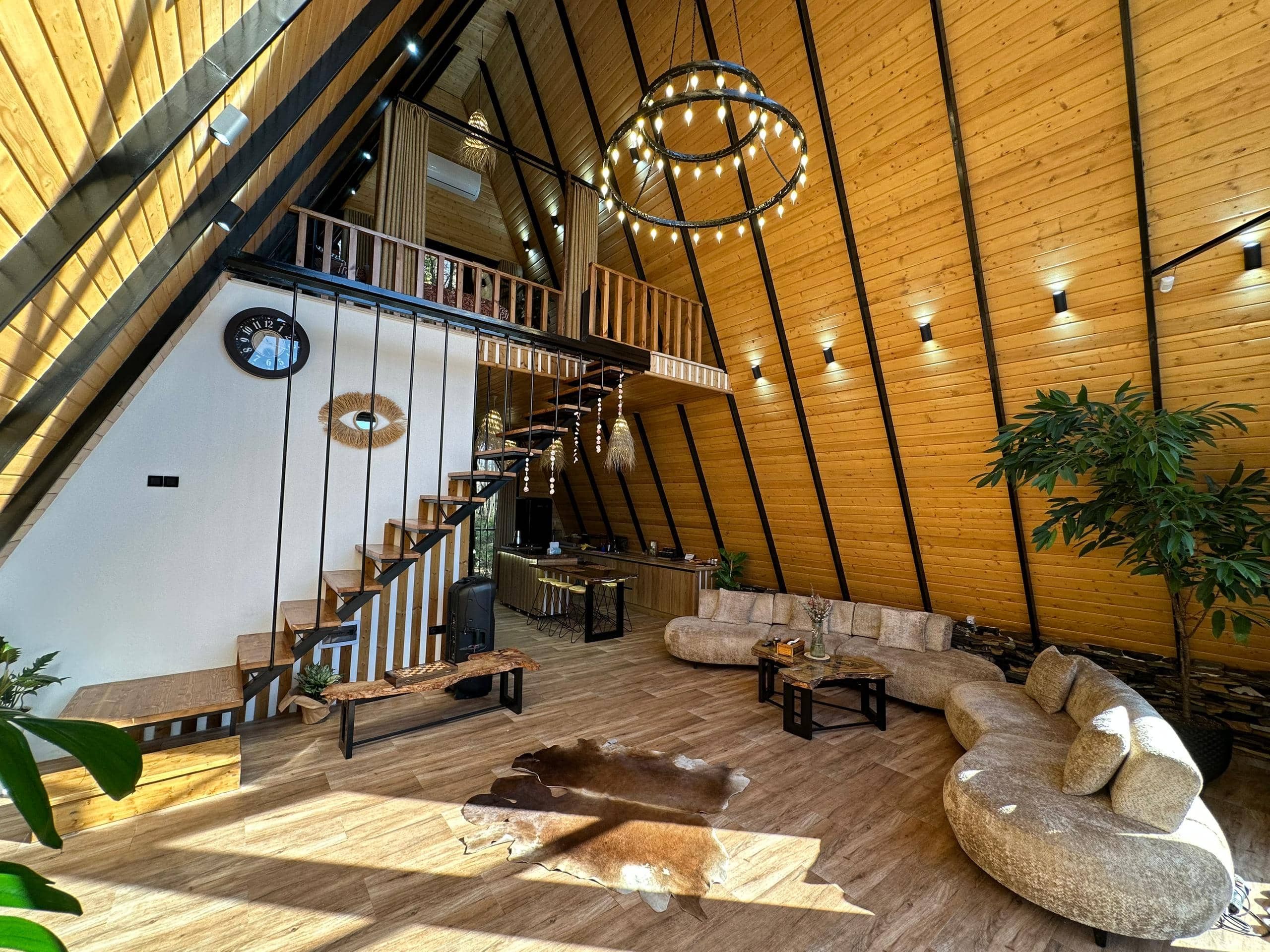 اجاره کلبه سوئیسی با جکوزی در سلمان شهر