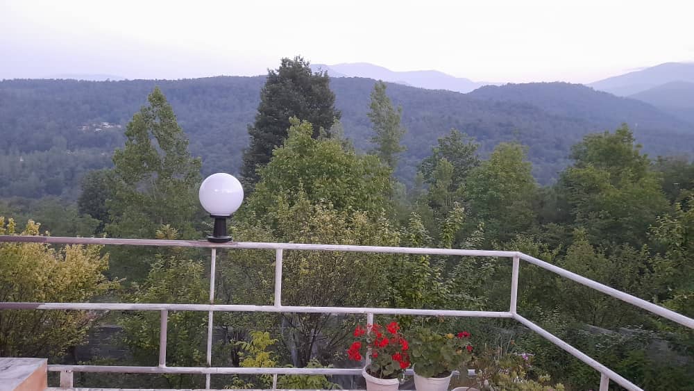 اجاره ویلا جنگلی در خلیل کلا لفور - تراس شیشه ای