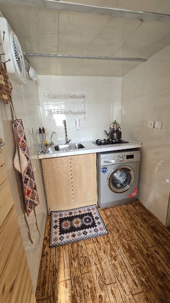 کلبه چوبی در شفیع آباد