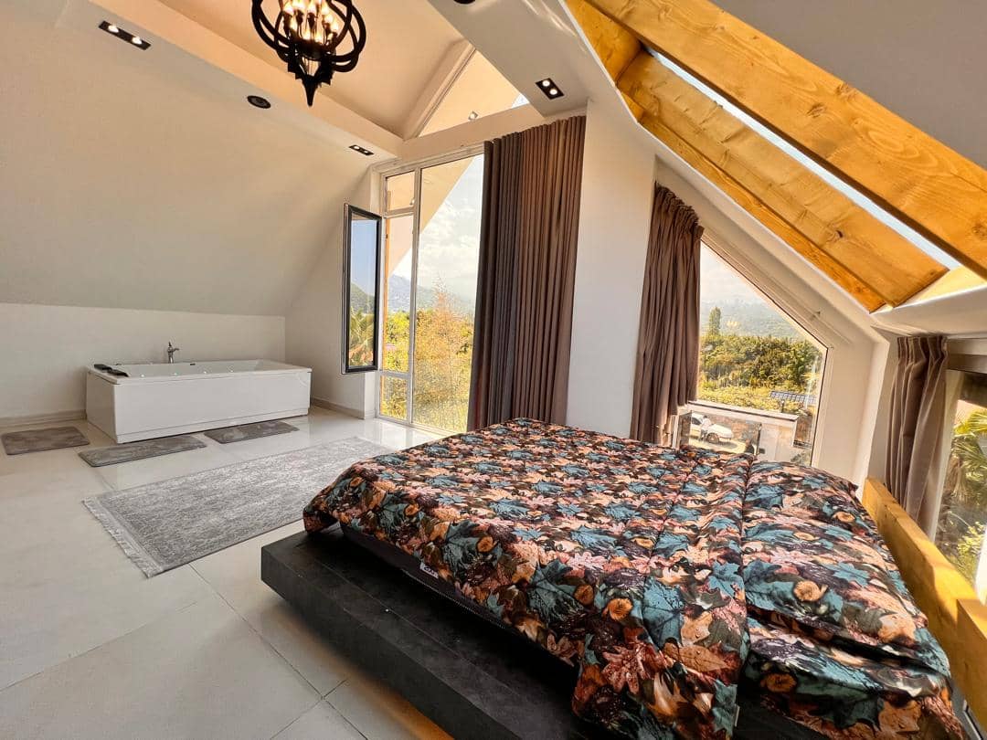 اجاره ویلا جنگلی با جکوزی و ویو دریا در رامسر