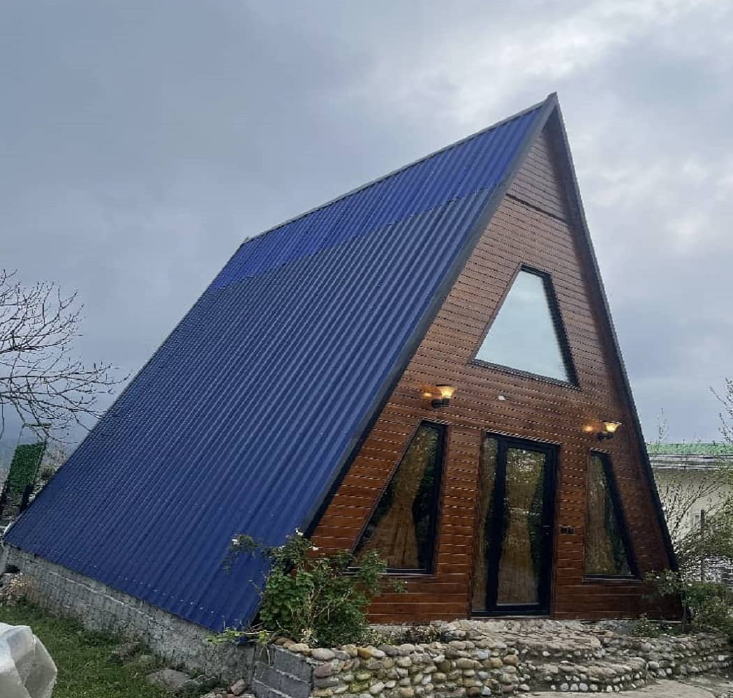 اجاره کلبه سوئیسی جنگلی با جکوزی در شیرگاه