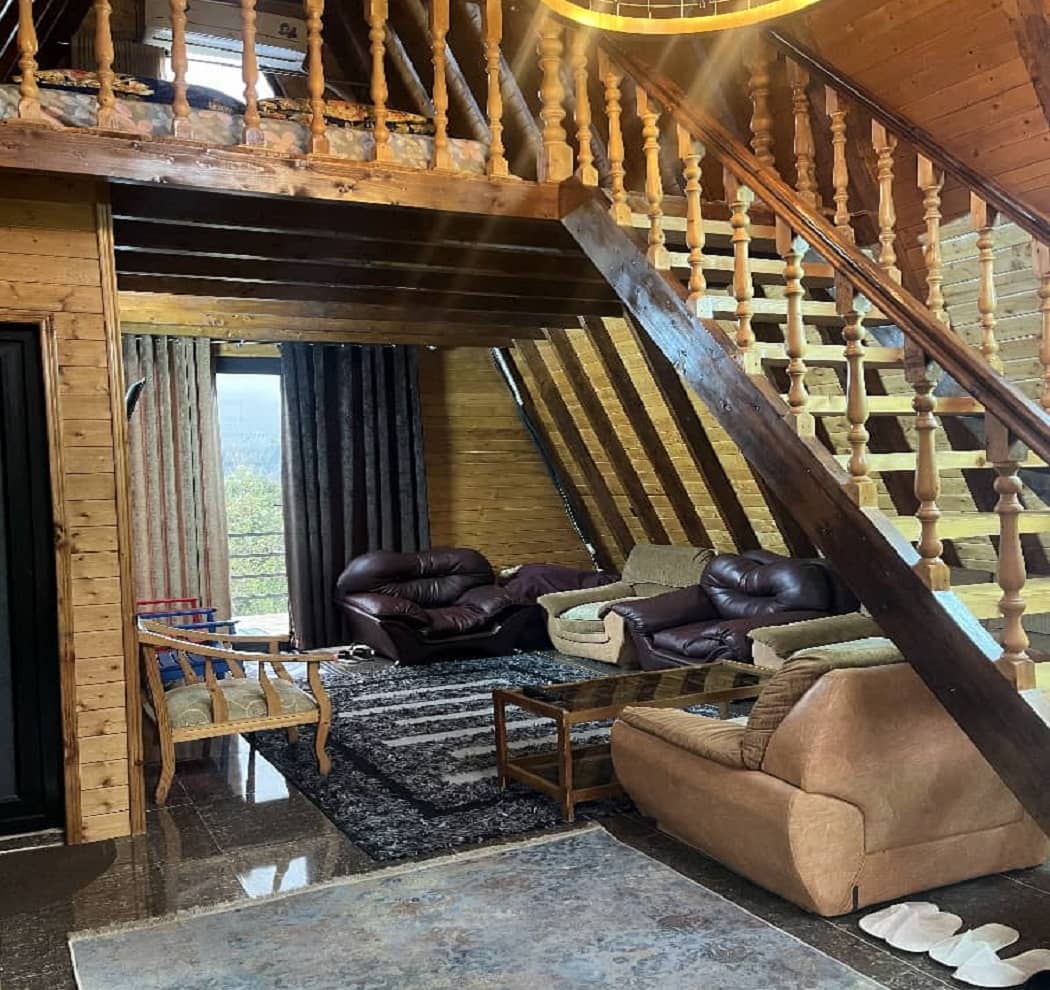 اجاره کلبه سوئیسی جنگلی با جکوزی در شیرگاه