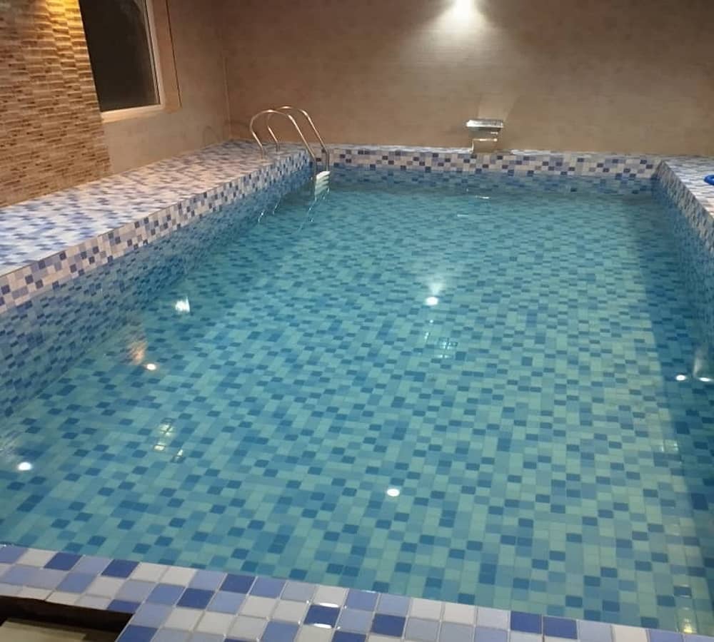 اجاره ویلا باغ دوبلکس با استخر آبگرم در صدرا شیراز - ونوس