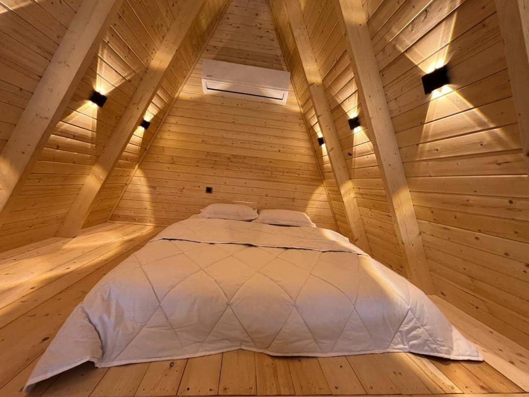 کلبه سوئیسی جنگلی در برنجستانک