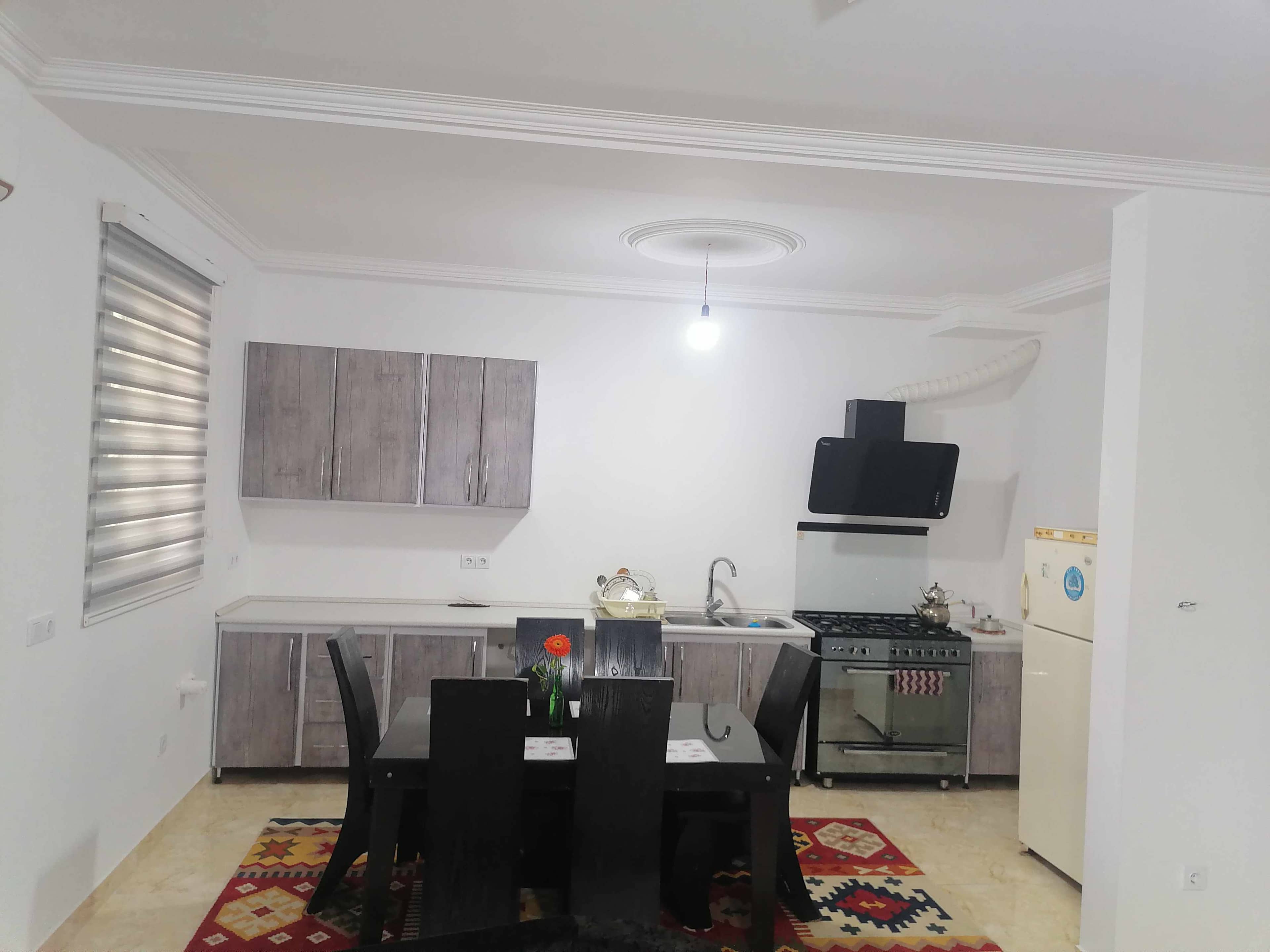 ویلا جنگلی دوخواب در روستای میانکی چالوس نما و حیاط 