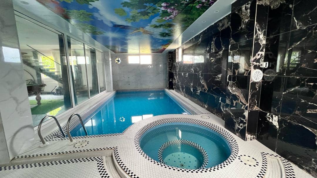 ویلا ساحلی با استخر سرپوشیده آبگرم در چالوس