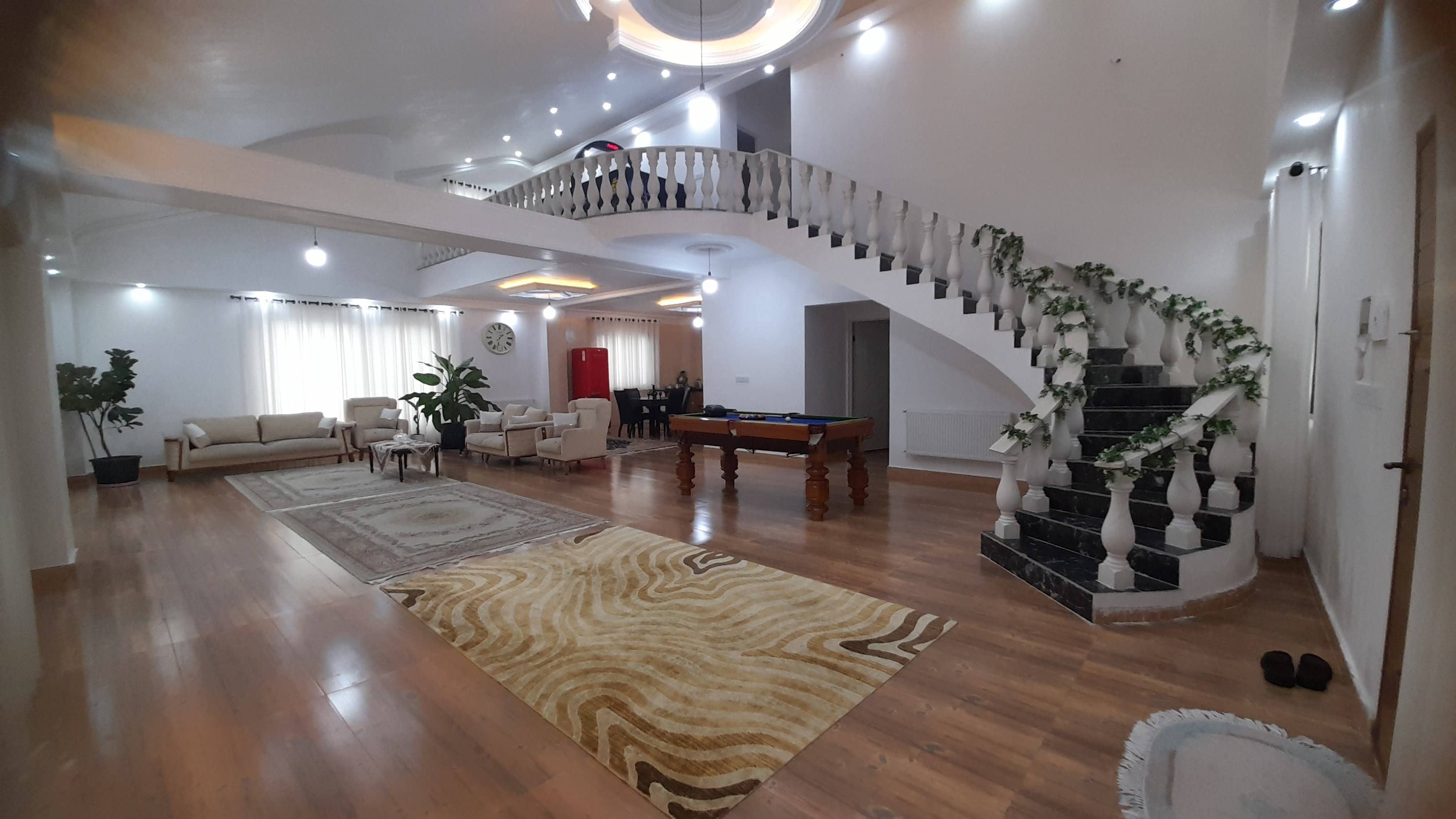 اجاره ویلا دوبلکس جکوزی دار در رمج محله شیرود سالن