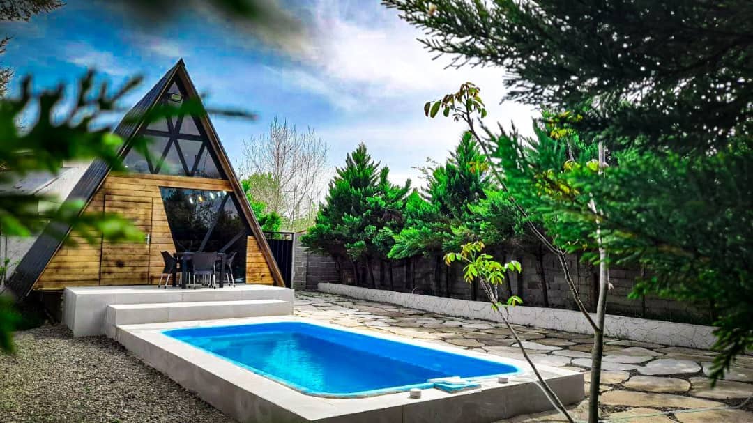 اجاره کلبه سوئیسی با استخر روباز آبگرم در نوده رشت