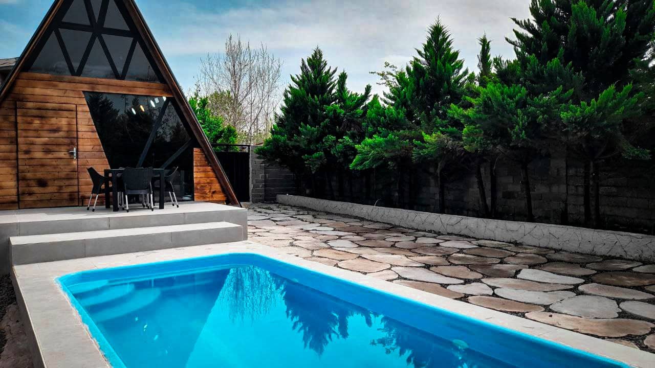 اجاره کلبه سوئیسی با استخر روباز آبگرم در نوده رشت