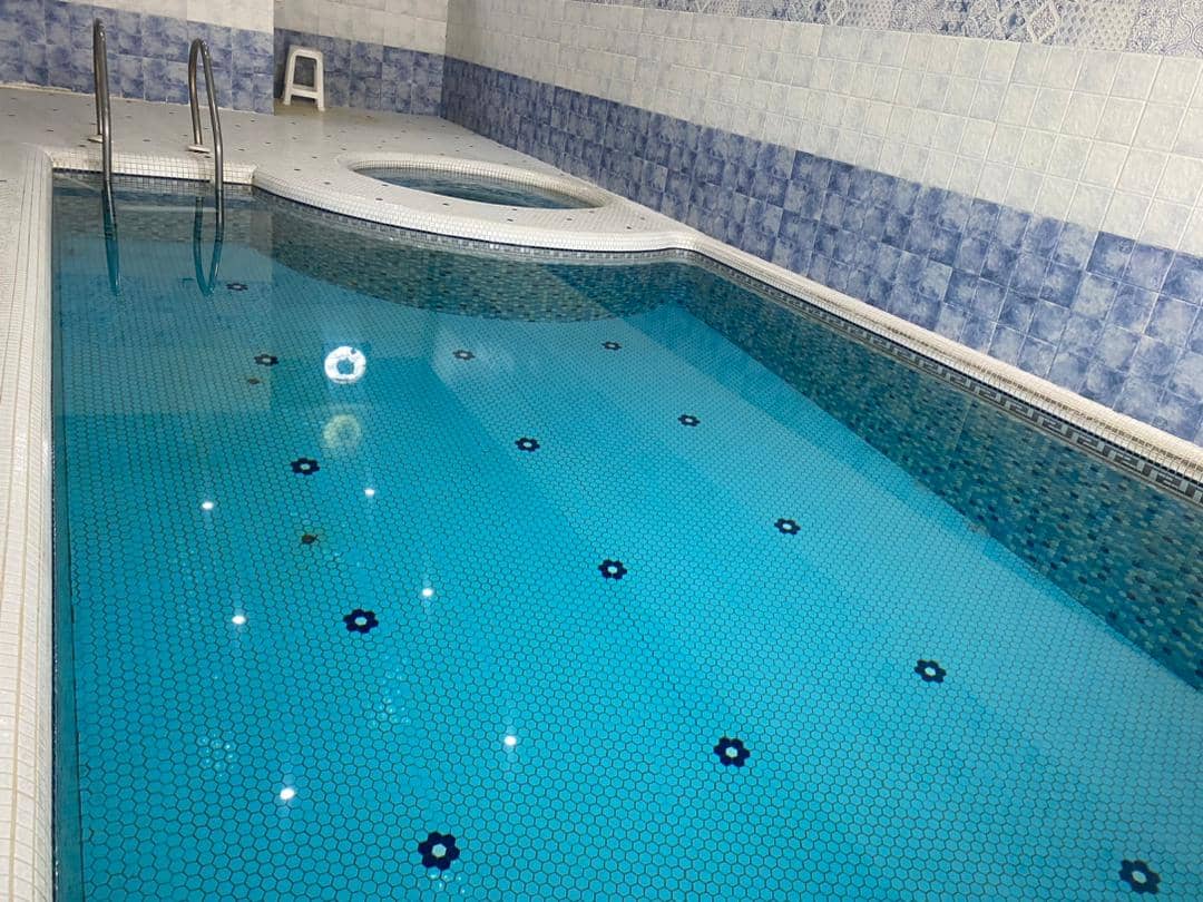 ویلا با استخر سرپوشیده در سرخرود - چهارخواب