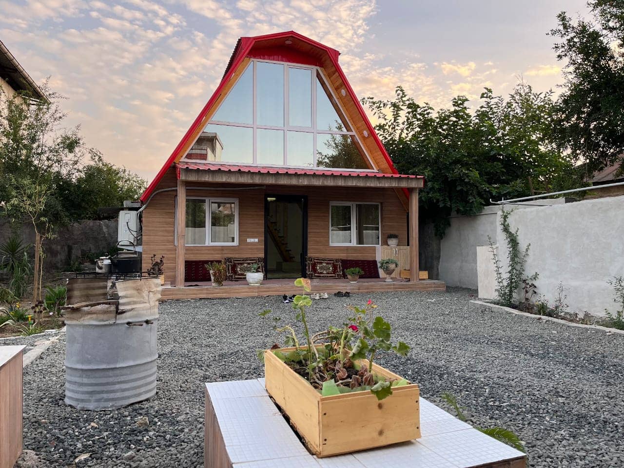 کلبه سوئیسی دوبلکس در روستای قادیکلا قائم شهر - پالم نمای ساختمان