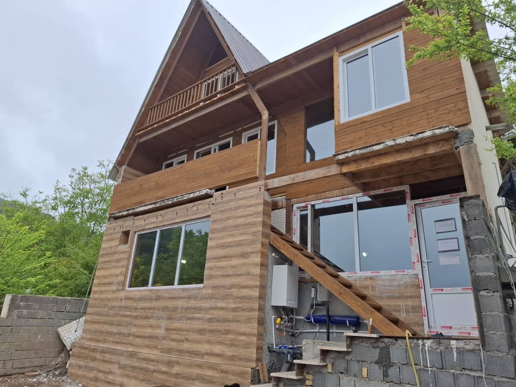 ویلا جنگلی با استخر سرپوشیده در روستای کچید زیرآب نما