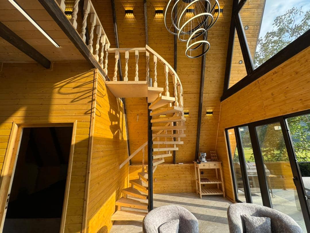 کلبه سوئیسی دوبلکس جنگلی در روستای سرخکلا زیرآب  - دو خواب نما