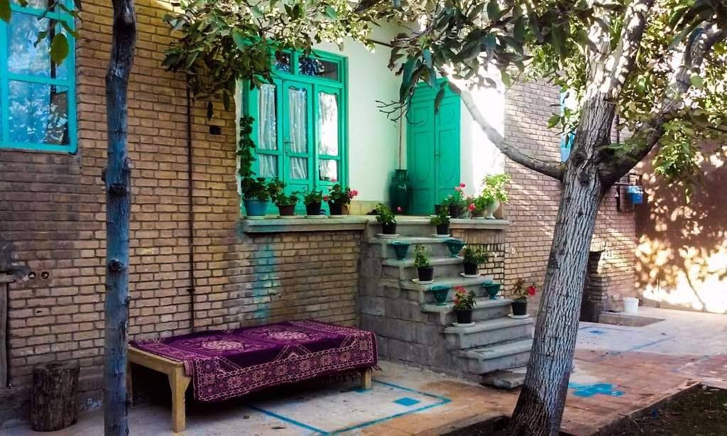 اجاره اقامتگاه بومگردی در بویین میان دشت اصفهان