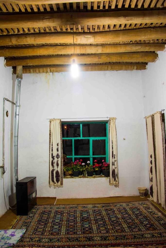 اجاره اقامتگاه بومگردی در بویین میان دشت اصفهان