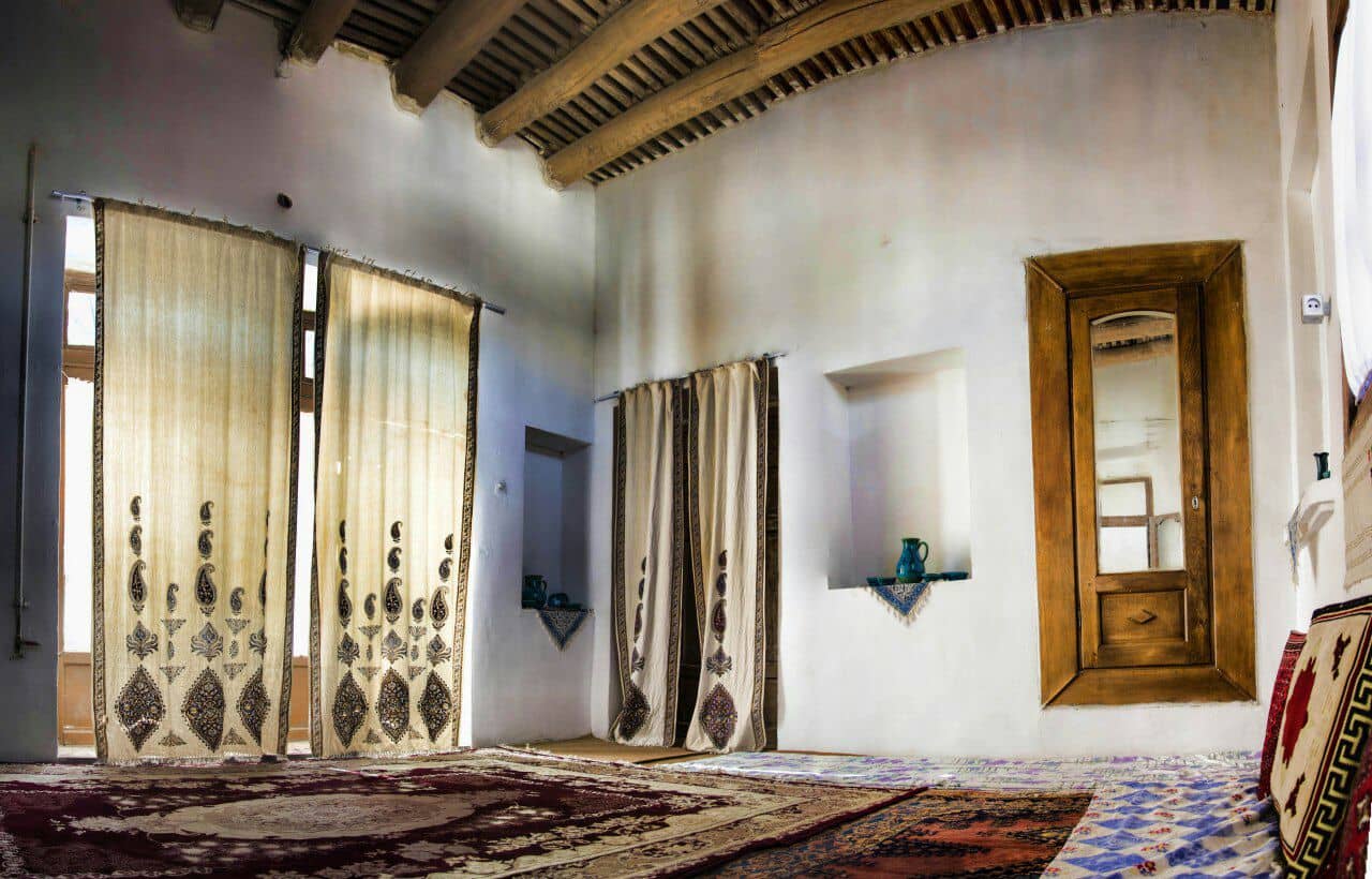 اجاره اتاق سنتی در بویین میان دشت اصفهان