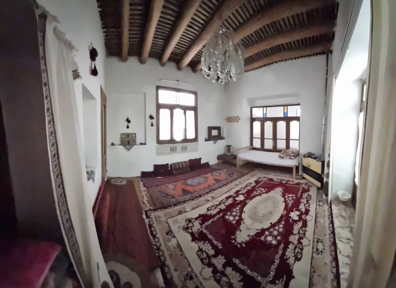 اجاره اتاق سنتی در بویین میان دشت اصفهان