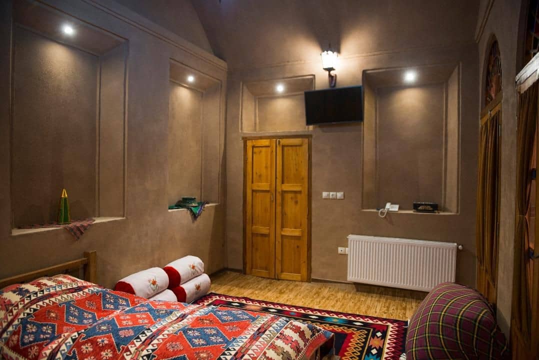 اجاره خانه سنتی در مبارکه تفت  - اتاق 1