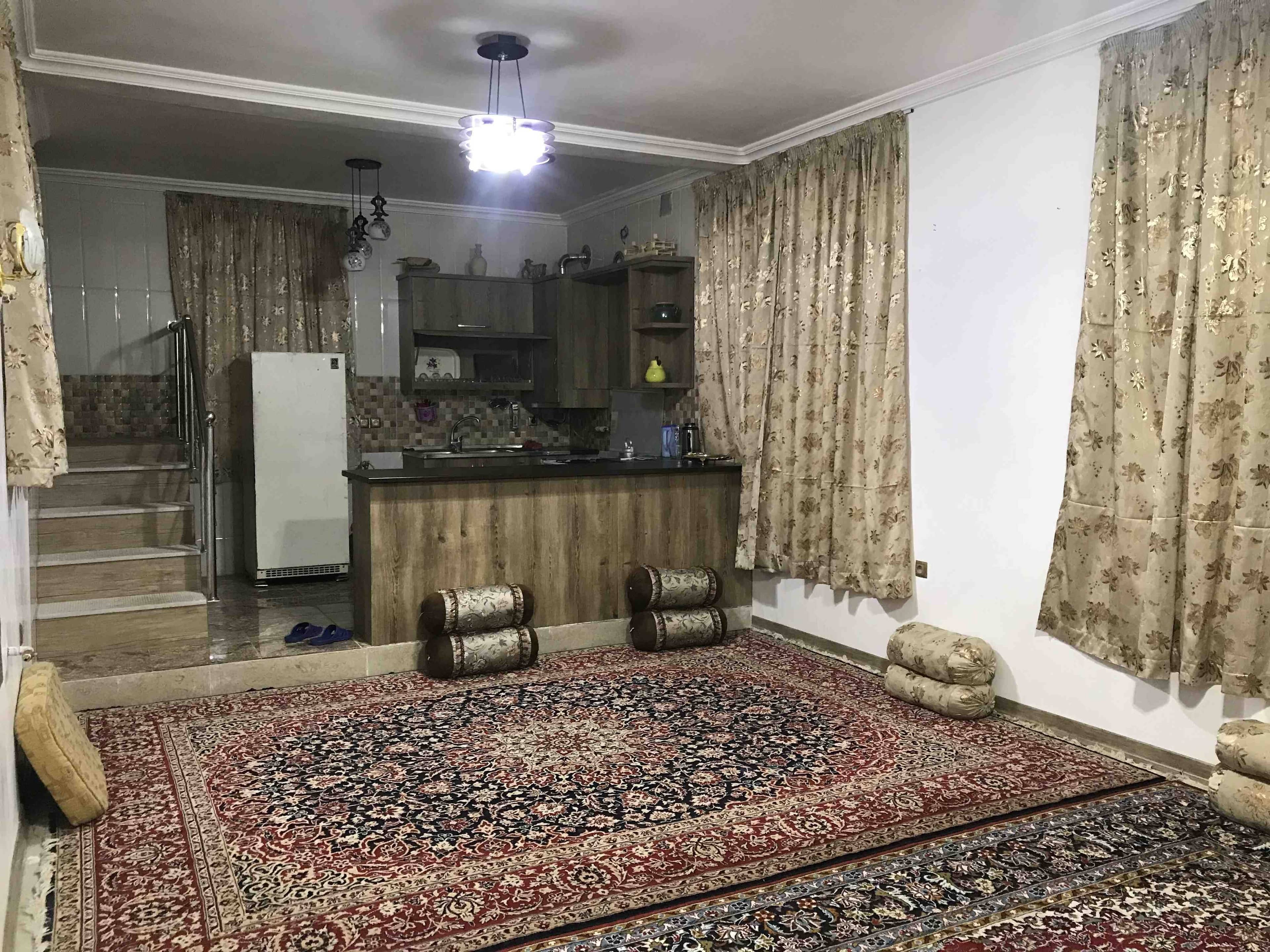 اجاره باغ و ویلا یک خوابه در قلات -طبقه ی دوم