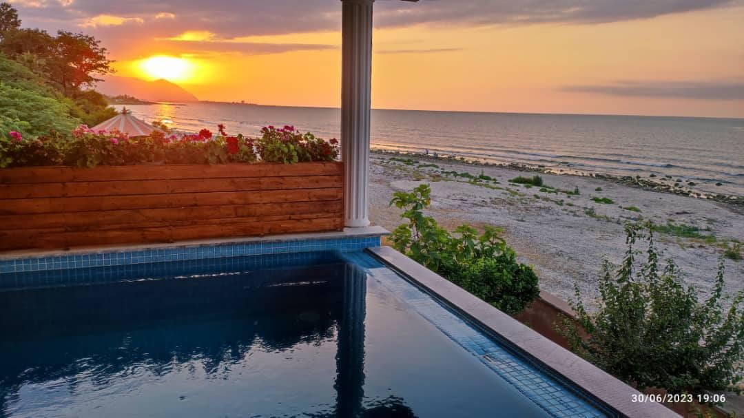 اجاره ویلا ساحلی  با استخر روباز در فرهنگ رامسر