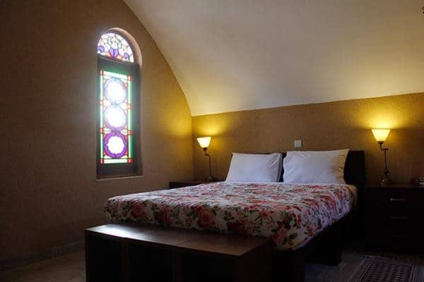 اجاره سوئیت سنتی دو تخته در یزد - آریوبرزن