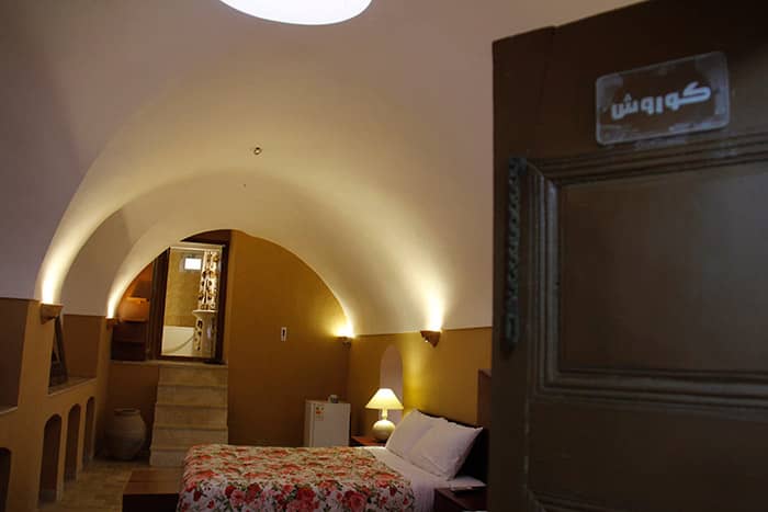 اجاره سوئیت سنتی چهار تخته در یزد - کوروش