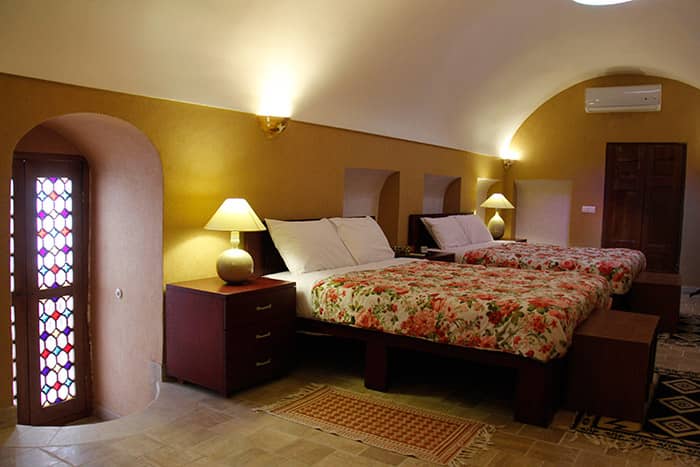 اجاره سوئیت سنتی چهار تخته در یزد - کوروش