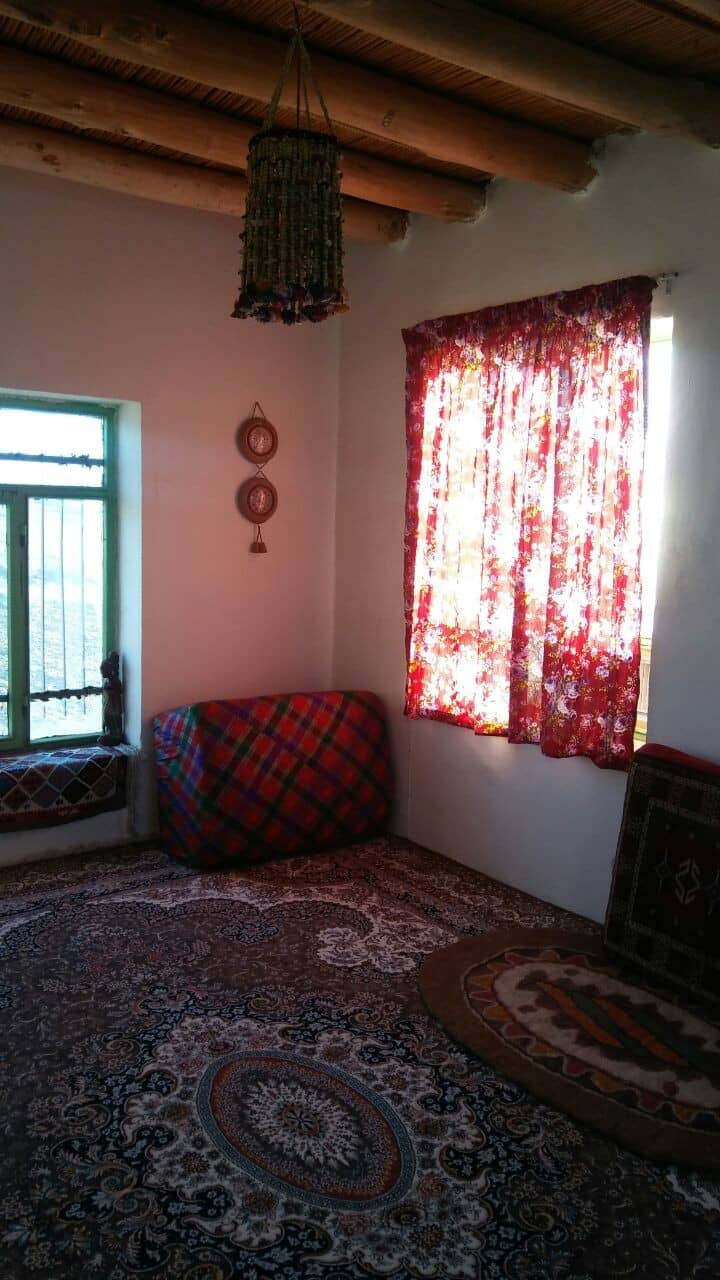 اجاره اقامتگاه و خانه ی بومگردی سنتی در بیارجمند سمنان - اتاق برج 1