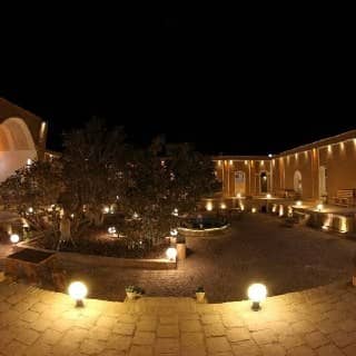 اجاره اقامت در کویر طبس با وعده های کامل غذایی