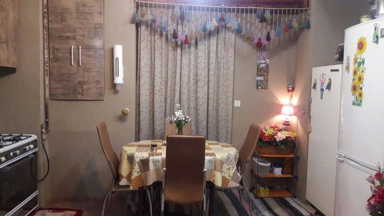 اجاره اقامتگاه بومگردی و اتاق سنتی در هزاوه اراک - اتاق2