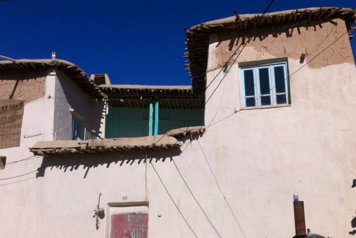 اجاره اقامتگاه بومگردی و اتاق سنتی در کندوله صحنه- اتاق 30 متری