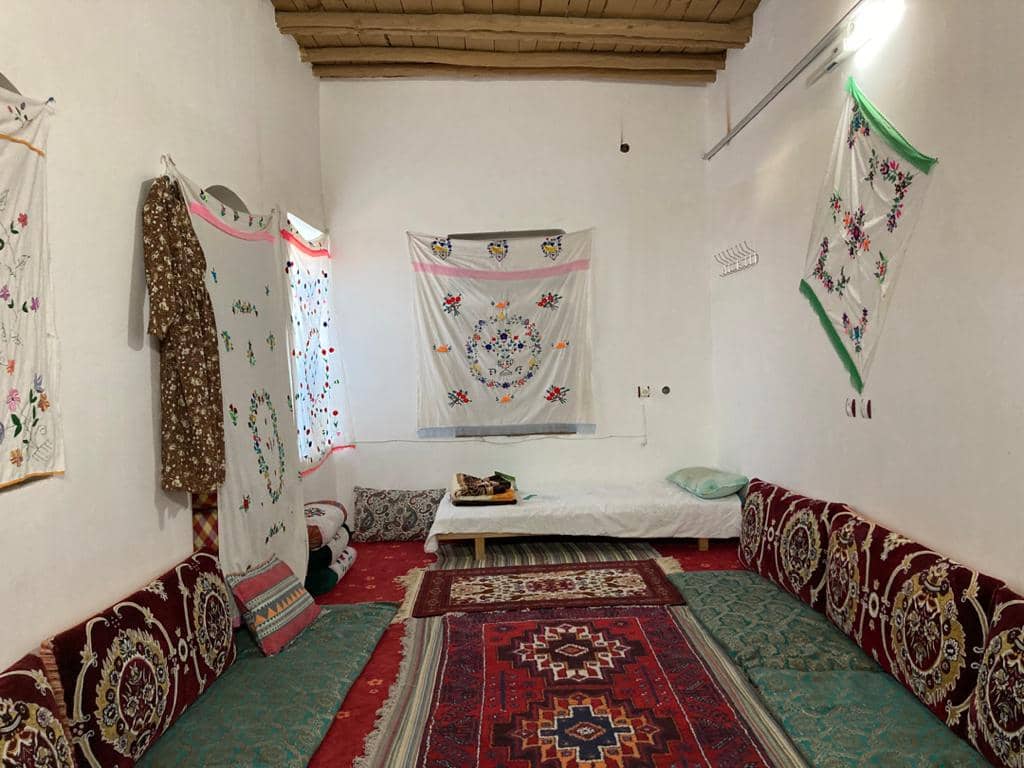 اجاره خانه سنتی با صبحانه درنشتیفان