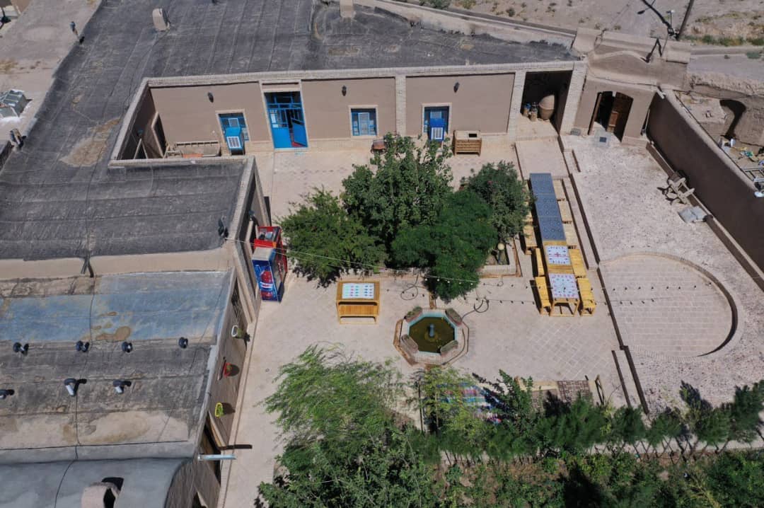 اجاره خانه سنتی با صبحانه درنشتیفان