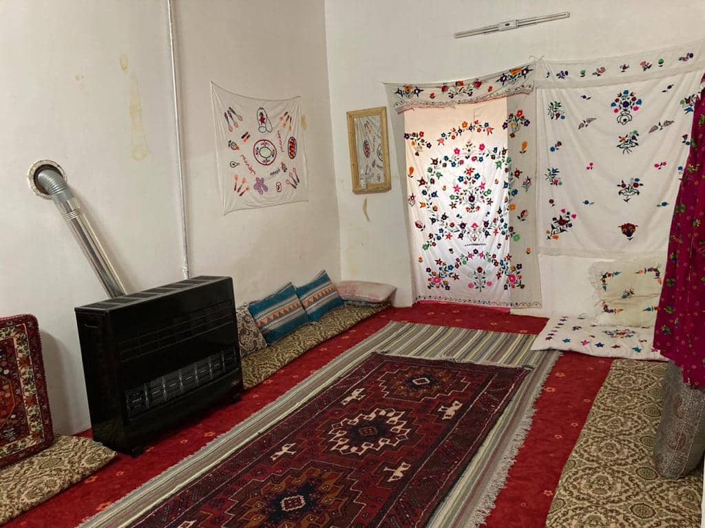 اجاره خانه سنتی با صبحانه درنشتیفان